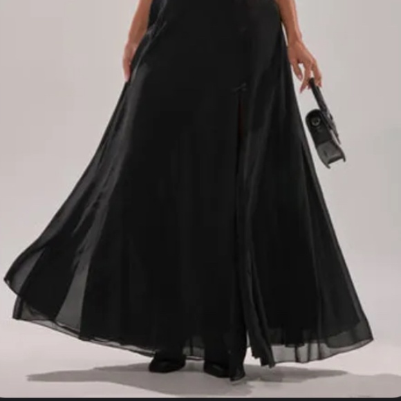 AKIRA LEILA MAXI DRESS Size M - Picture 2 of 2